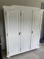 Kleiderschrank