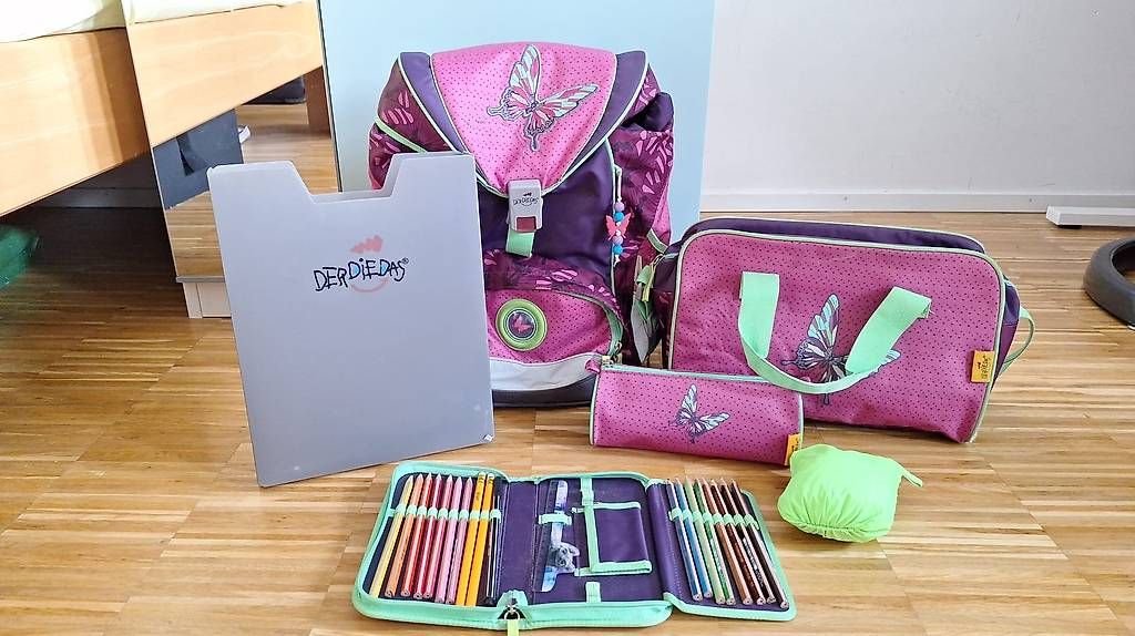 Borse & Zaini: Ergoflex Superlight: DerDieDas Schulrucksack Set "Papillon" – Usato da Zürich venduto da Sandrasian