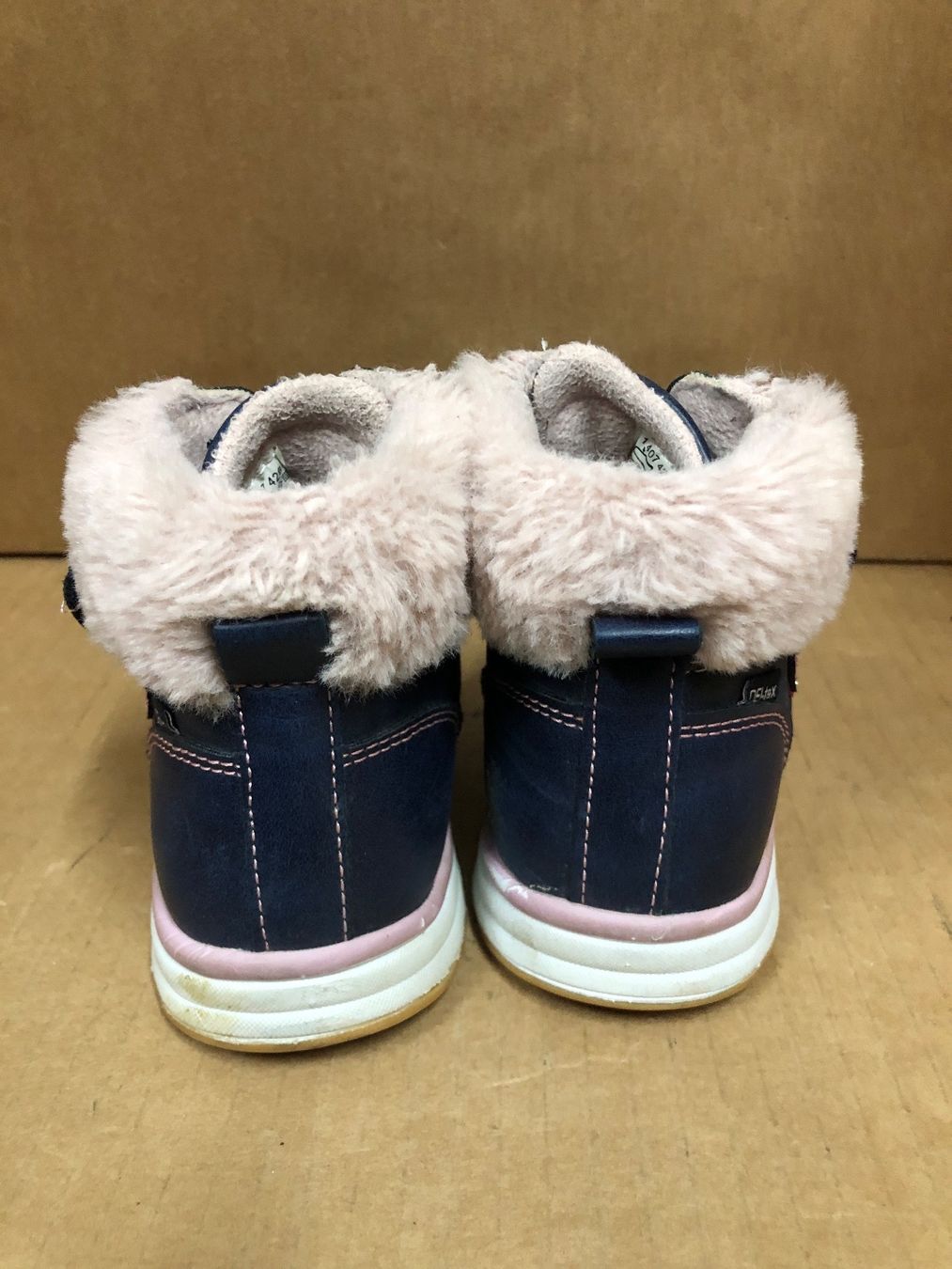 Schuhe für Mädchen: Süsse Mädchen Winterstiefel Gr. 25 – Gebraucht aus Eschlikon TG von RamonaSt 2