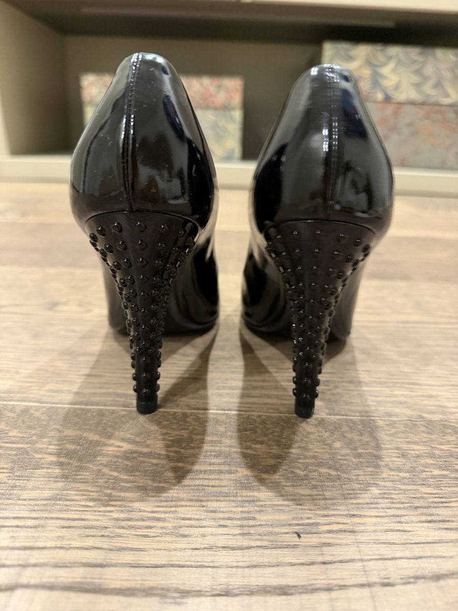 Burberry Scarpe da donna: Burberry patent leather heels – Usato da Herrliberg venduto da Tubalp 2