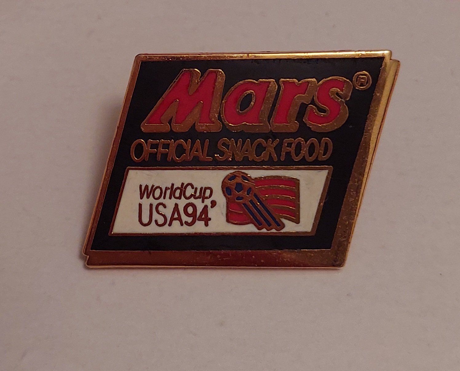 Placchette & Badge: Pin MARS WM 1994 – Usato da Köniz venduto da Pinscollect
