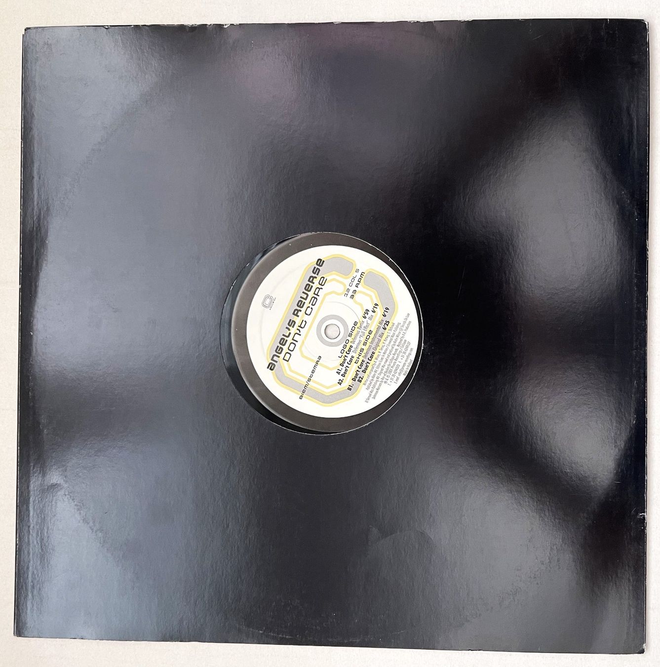 Schallplatten: Angel's Reverse – Don't Care - Vinyl – Gebraucht aus Oftringen von Vucki
