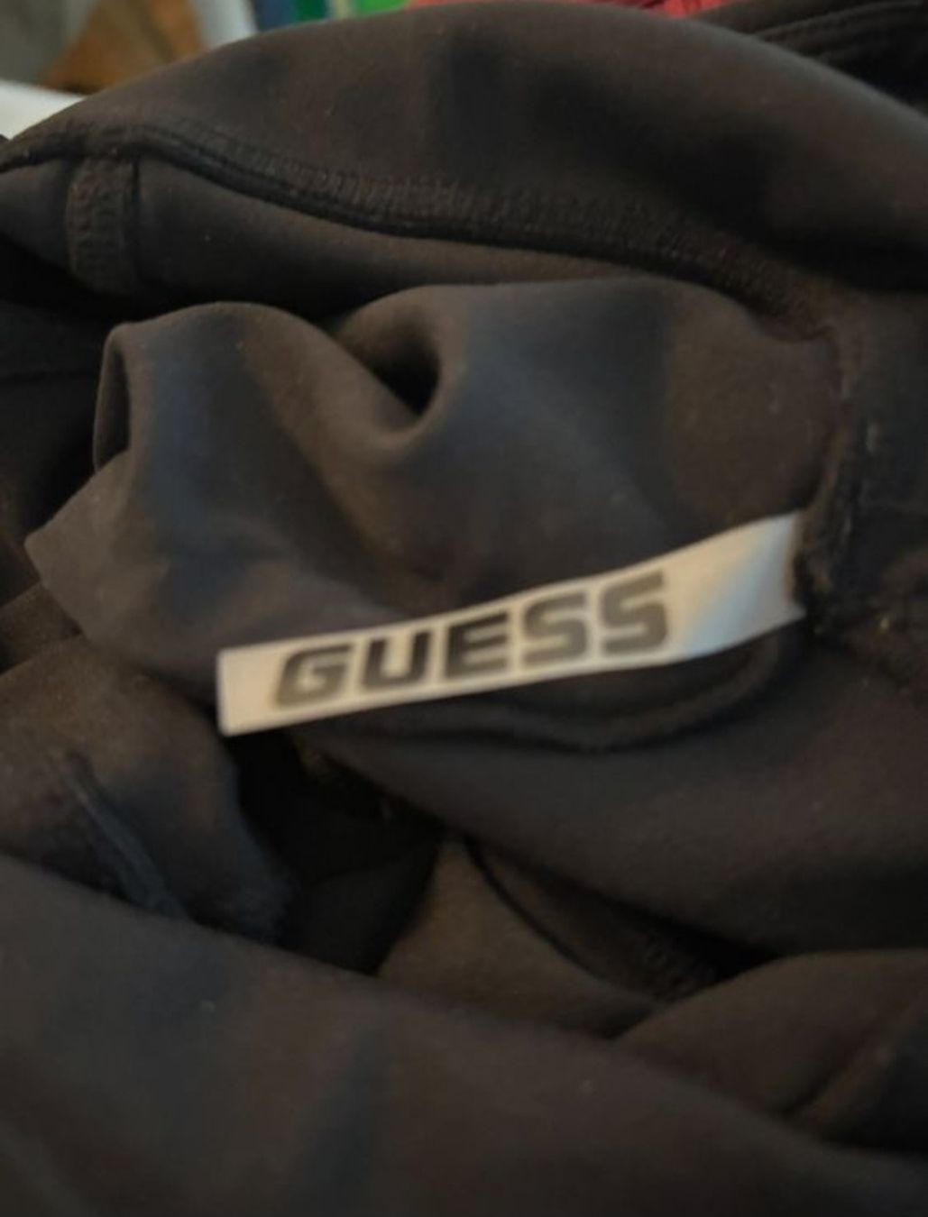 Guess Pantaloni: Schwarze  Trainingshose,  GUESS Gr.36/38 – Usato da Interlaken venduto da NataliiaS 5