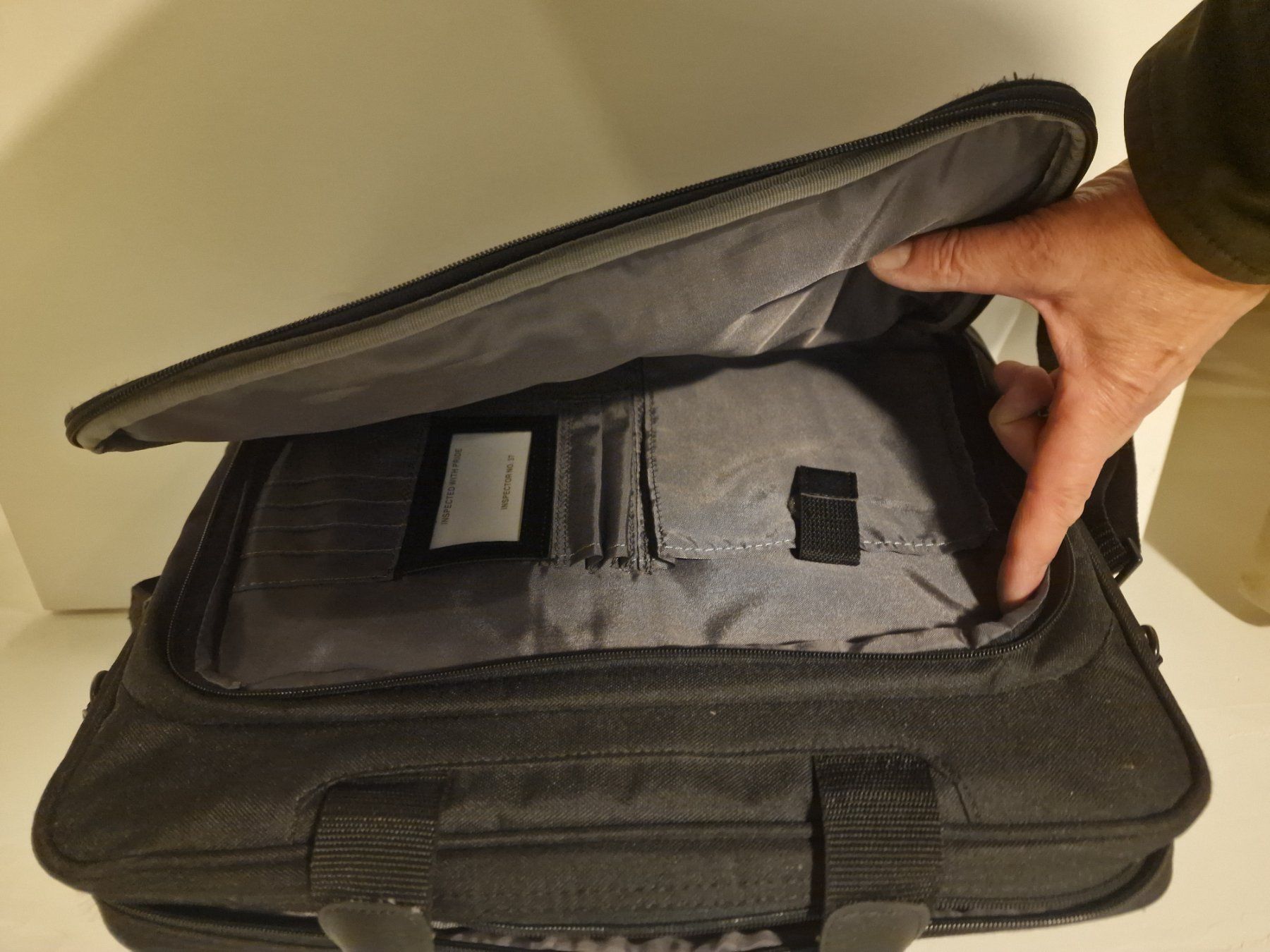 Borse: Schwarze Laptoptasche / Notebooktasche - Top Zustand! – Usato da Zürich venduto da 4kids 2