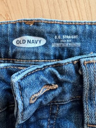 Old Navy Jeans - High Rise - US 6 (36)