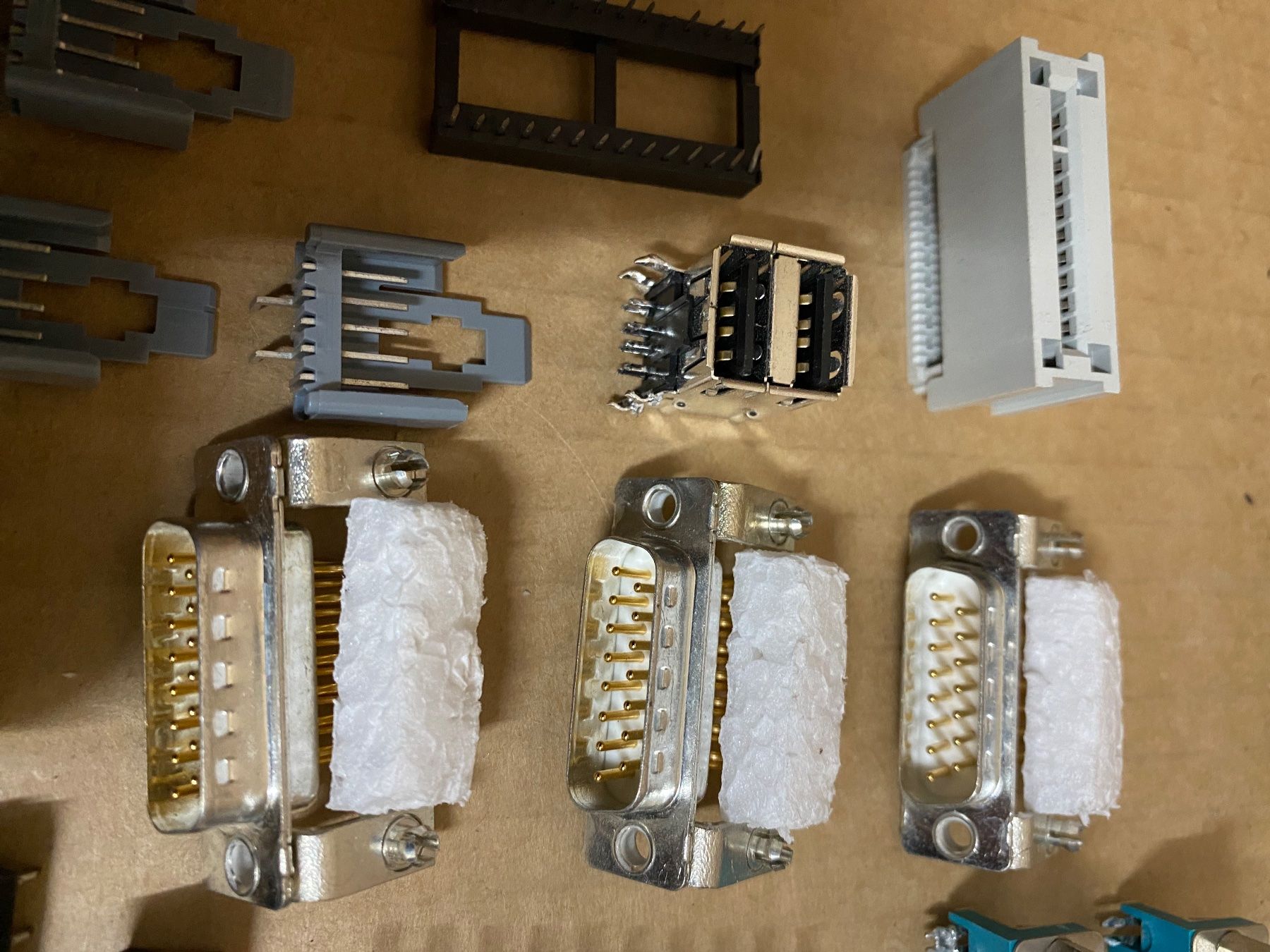 Componenti elettronici: Elektronik Bauteile (PC Teile) – Usato da Eschlikon TG venduto da ArtRec 4