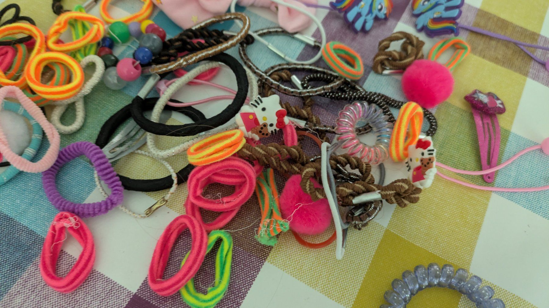 Accessoires pour cheveux: Haargümmeli Set – D'occasion à Staufen par Fleby84 1