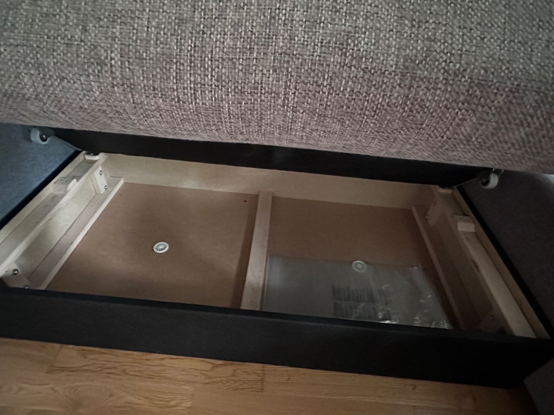 Livique Sofas: Ecksofa mit Stauraum und Schlaffunktion – Gebraucht aus Zürich von Chrugeli73 2