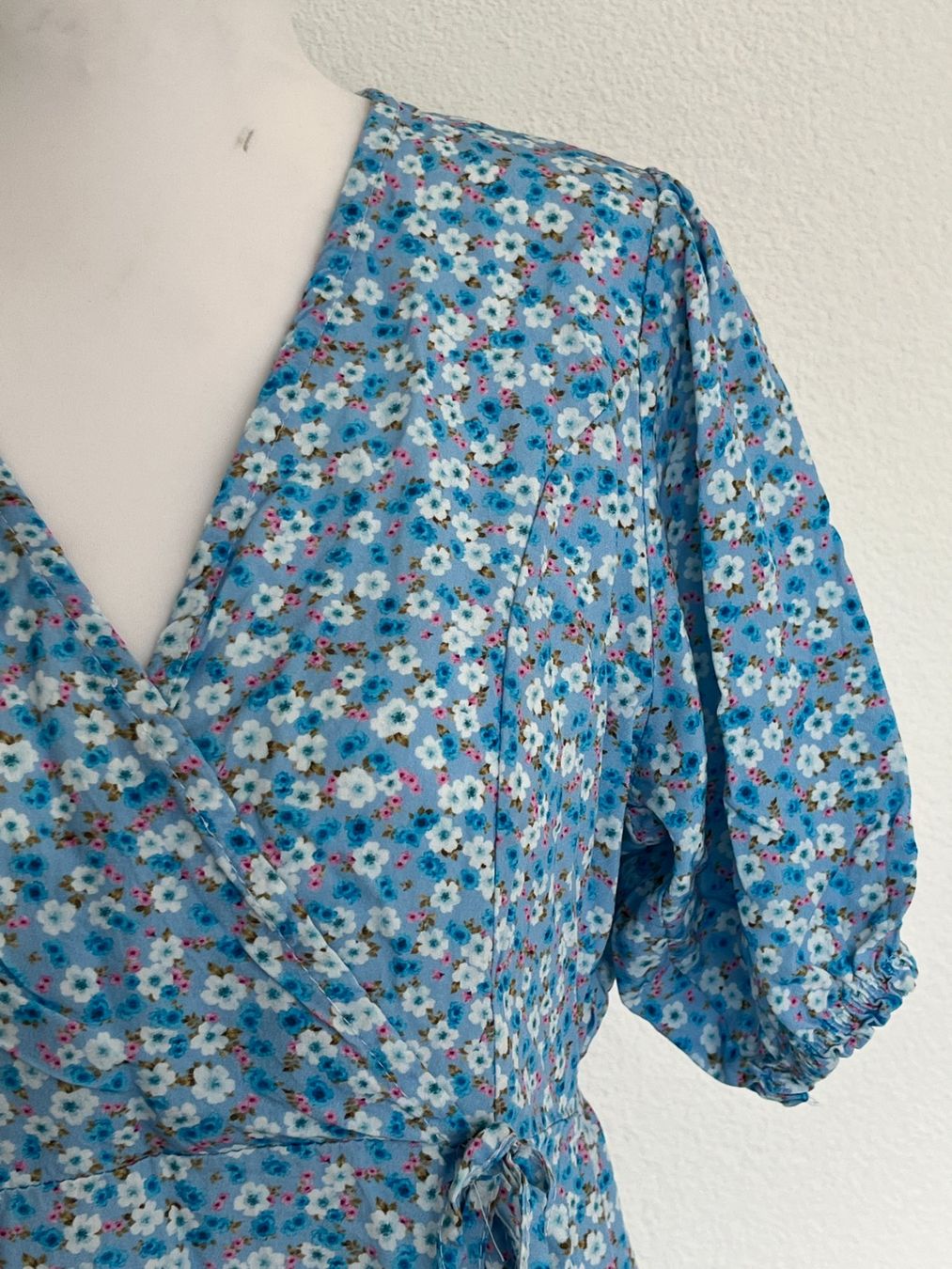 Kleider: Kleid, Viskose, Gr. S-M, NEU – Neu und originalverpackt aus Interlaken von Jasmin_Flower 2