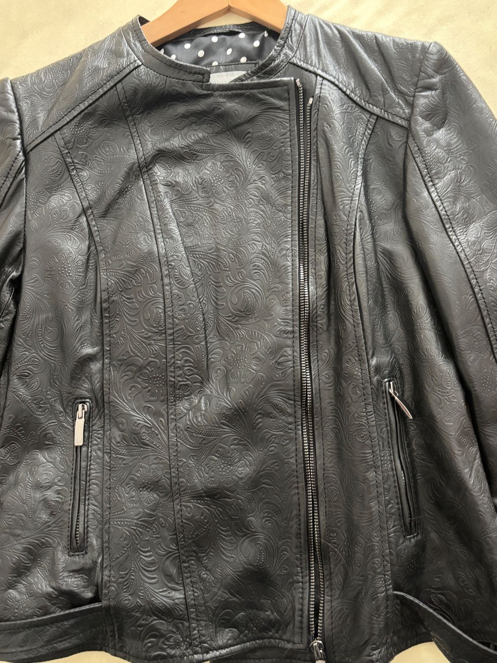 Giacche: Veste en cuir NEUVE taille 40 – Nuovo e nell'imballaggio originale da Cossonay-Ville venduto da ale_k9mh 1