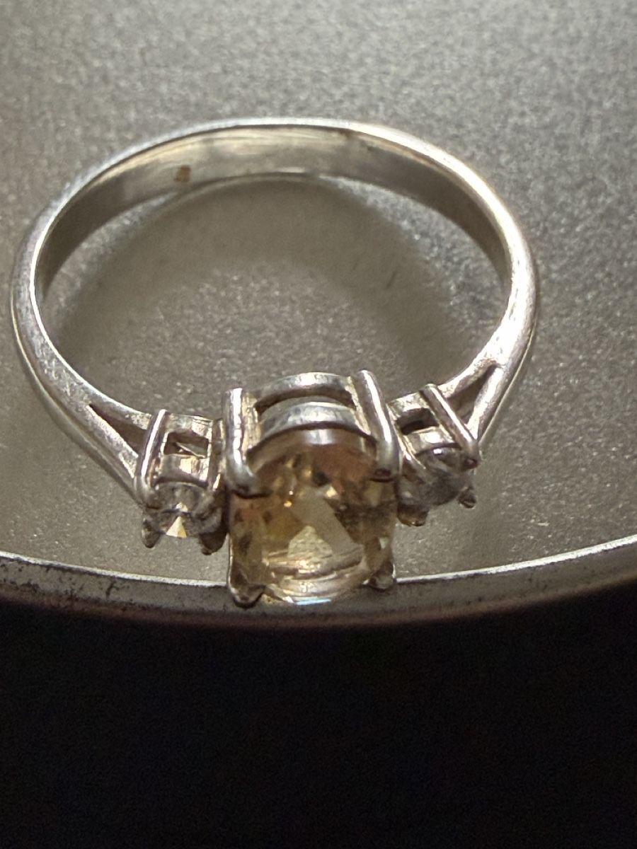 Bagues: Silberfarbiger Ring mit Stein – D'occasion à Widnau par kustercarmen 6