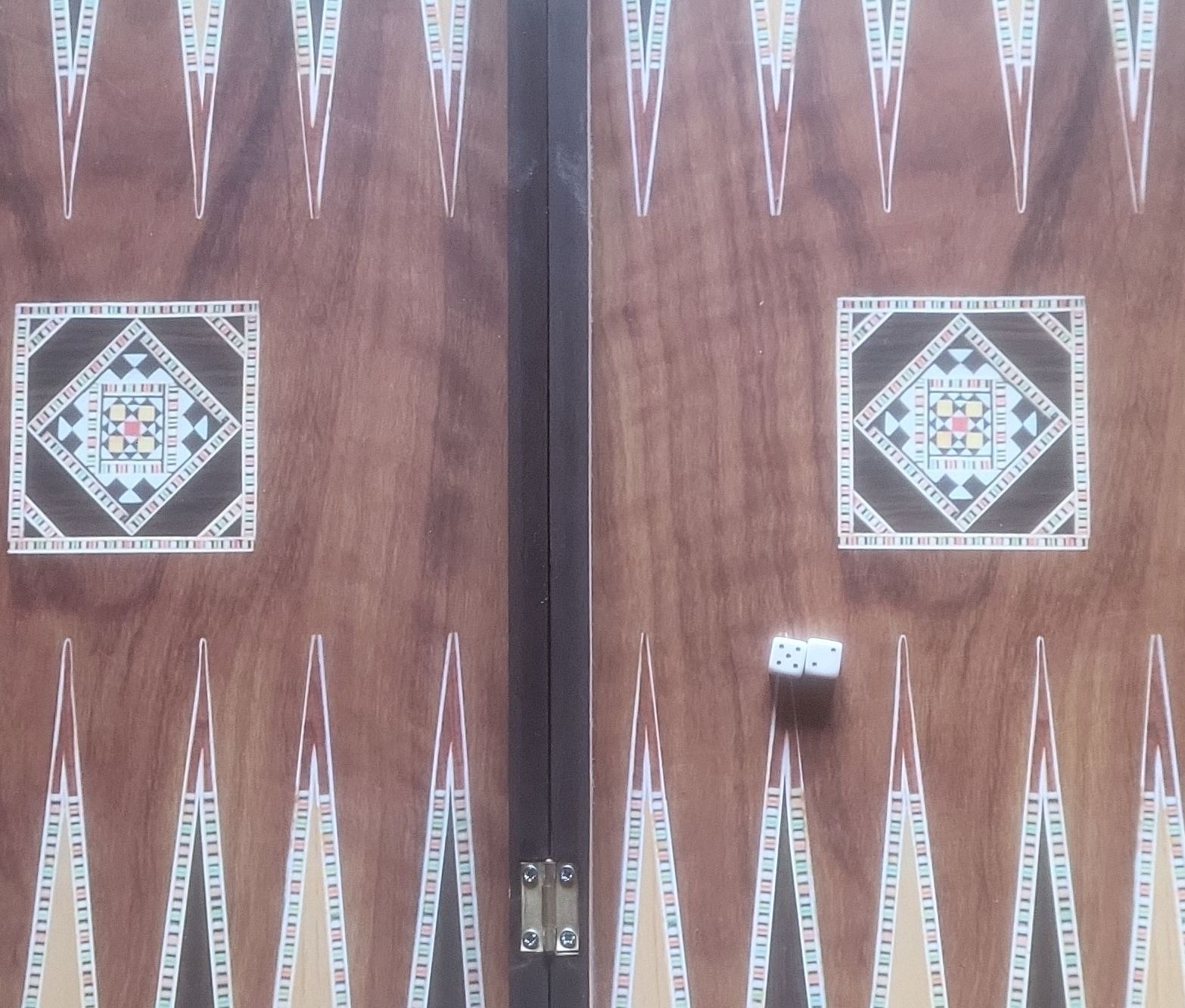 Jeux: Backgammon Spielbrett Holz – D'occasion à Untersiggenthal par vonberner