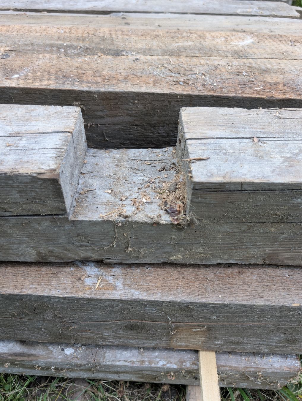 Holzartikel: Rustikale Altholbalken – Gebraucht aus Schlatt TG von _holzdesignbbq 4