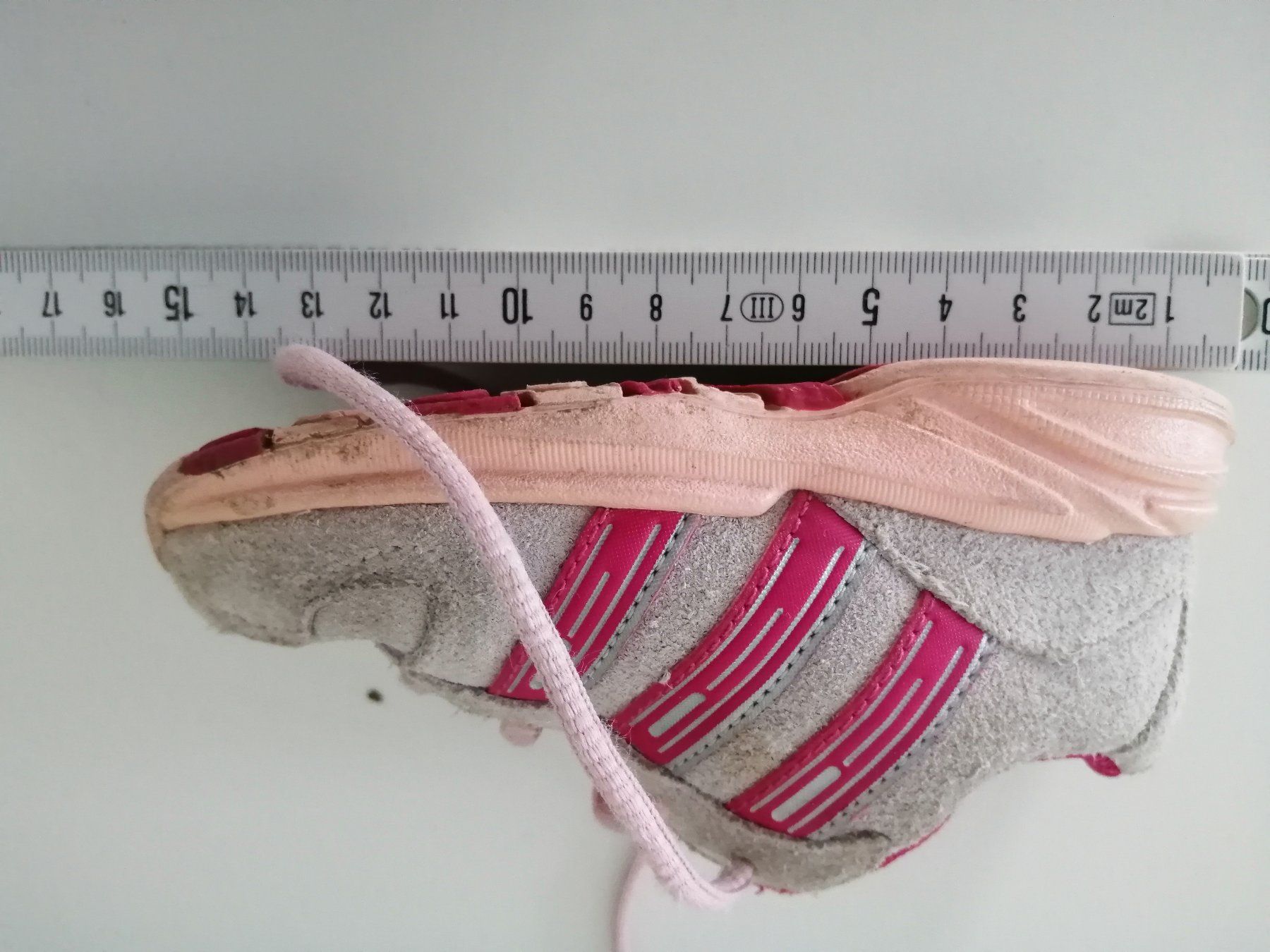 Adidas Scarpe per ragazze: Turnschuh Adidas Mädchen 21 – Usato da Aeschi (SO) venduto da clementinli 3