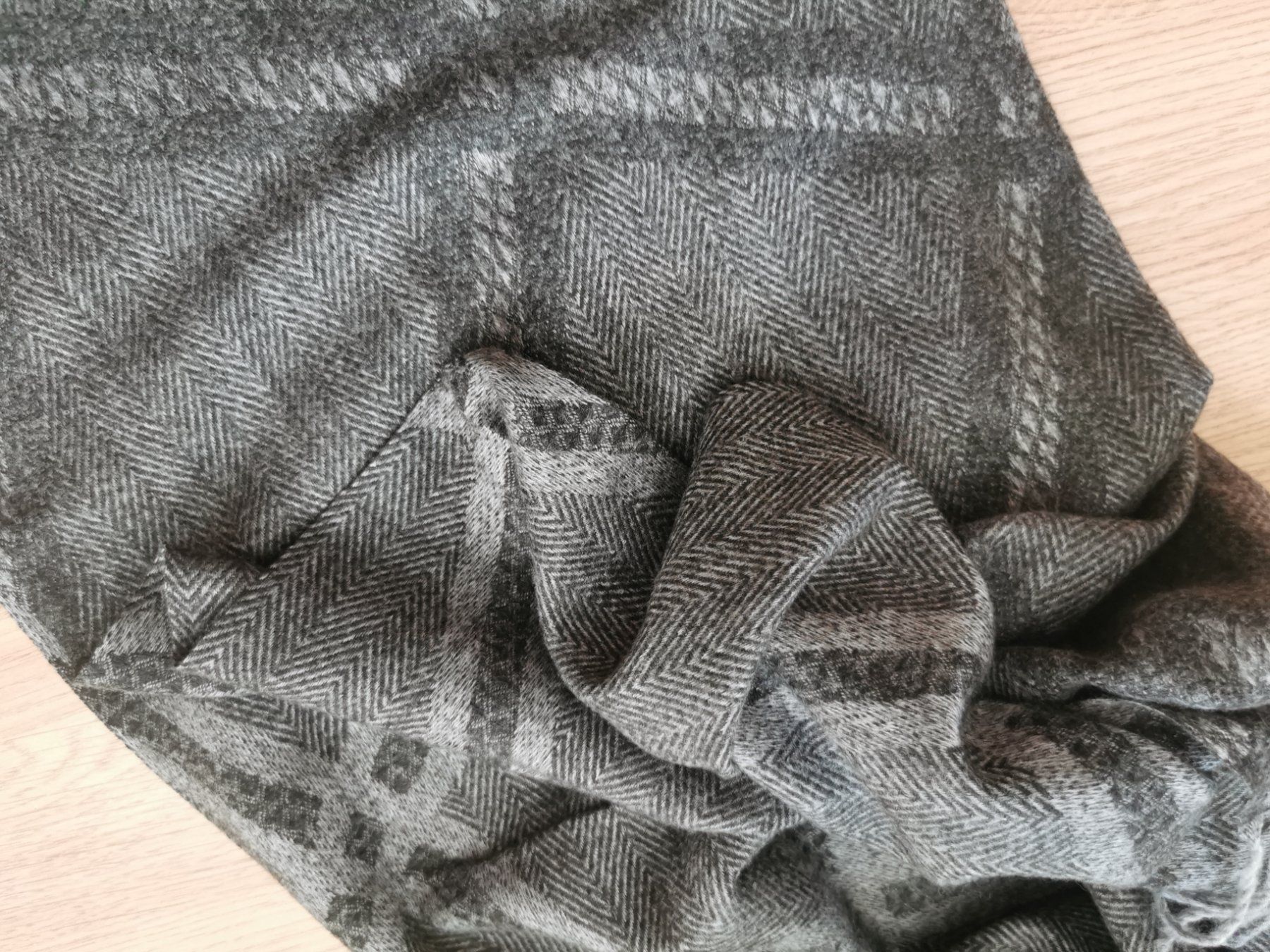 Foulard & Sciarpe: Kaschmir Schal – Nuovo e nell'imballaggio originale da Schlieren venduto da vlalif 2