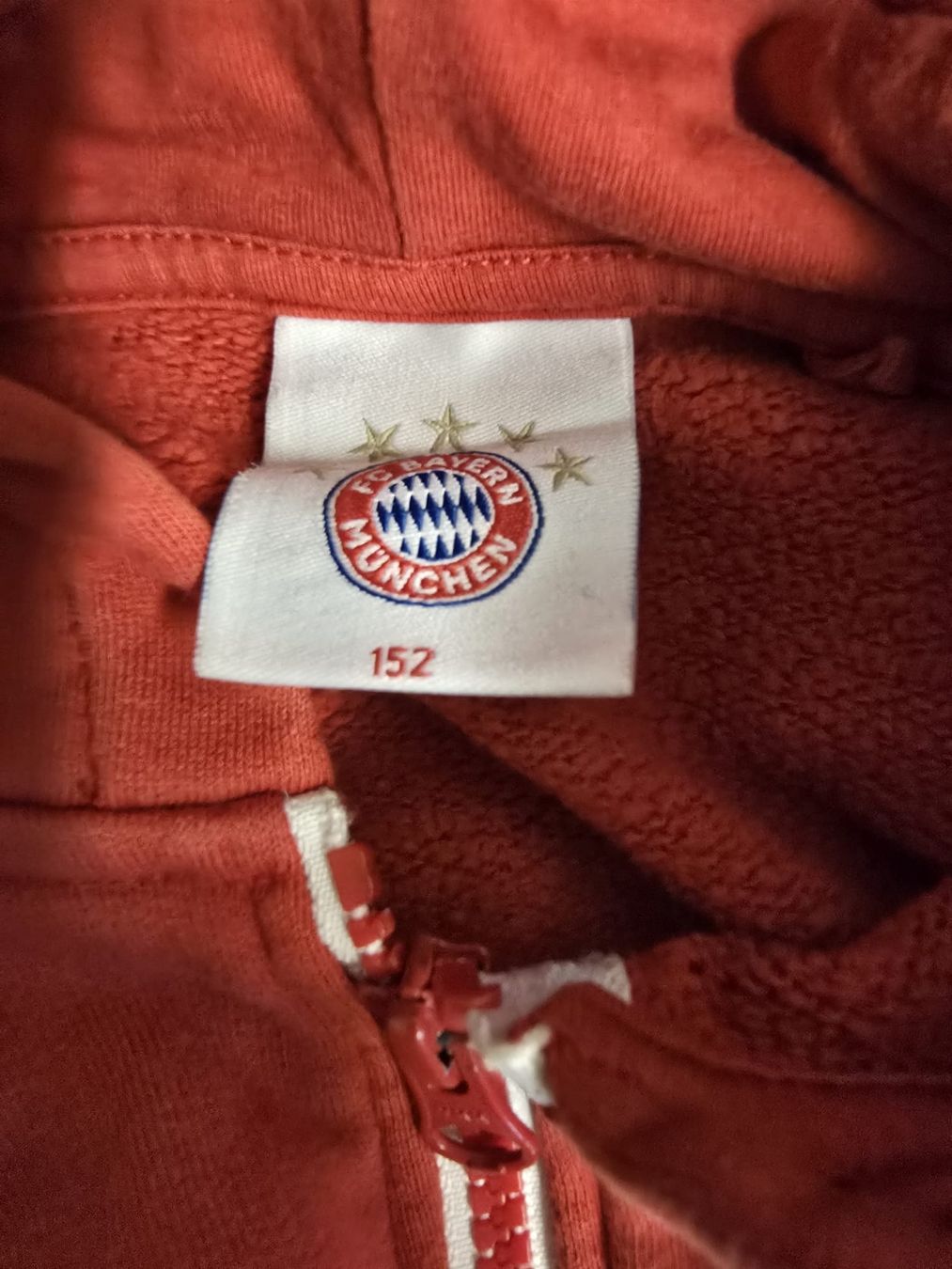 Maglioni & Felpe: Bayern München  Pullover Kids – Usato da Tuggen venduto da Santasbag 2