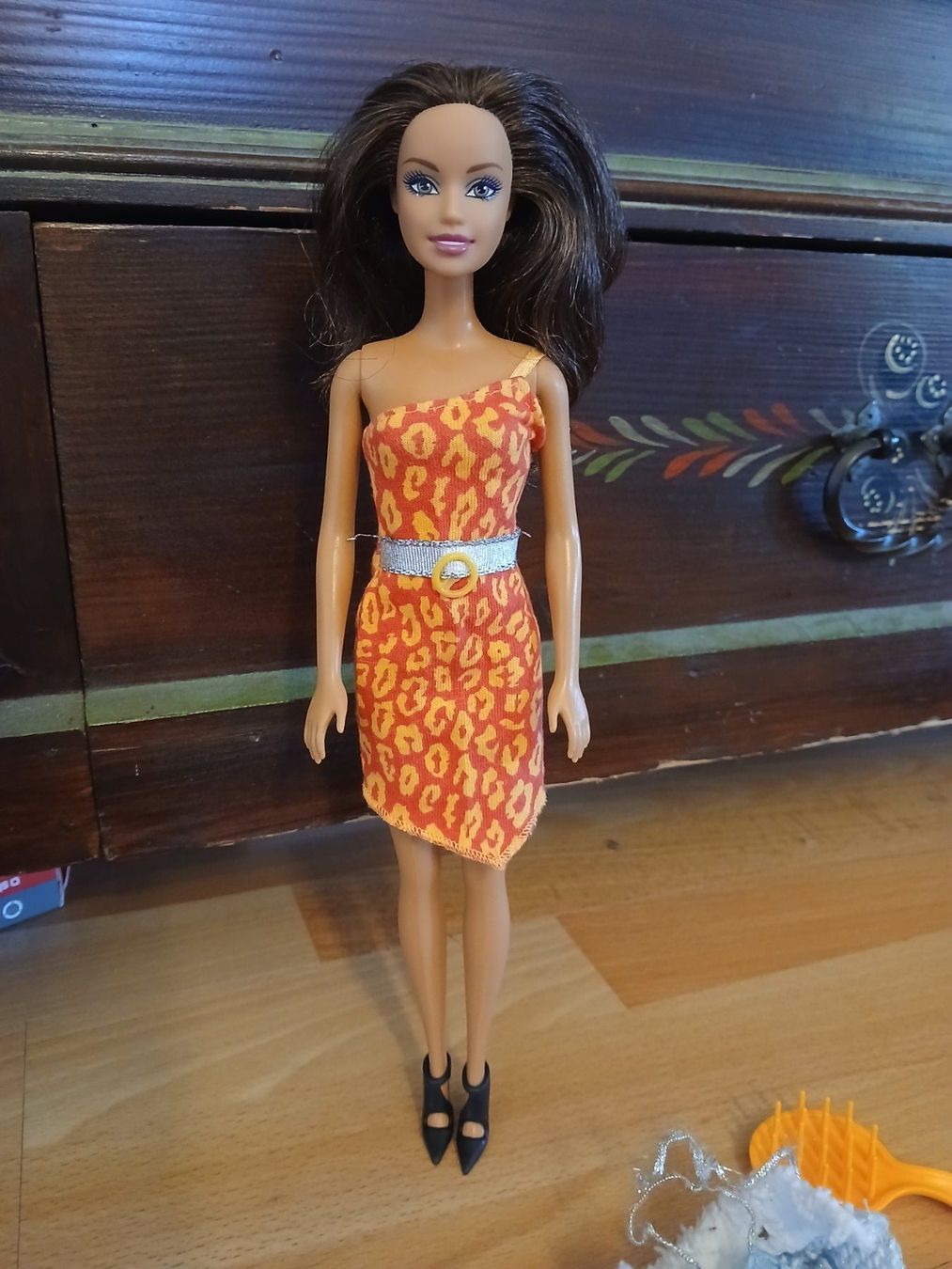 Hasbro Puppen: Braunhaarige Barbie – Gebraucht aus Bärschwil von kik_c28v 2