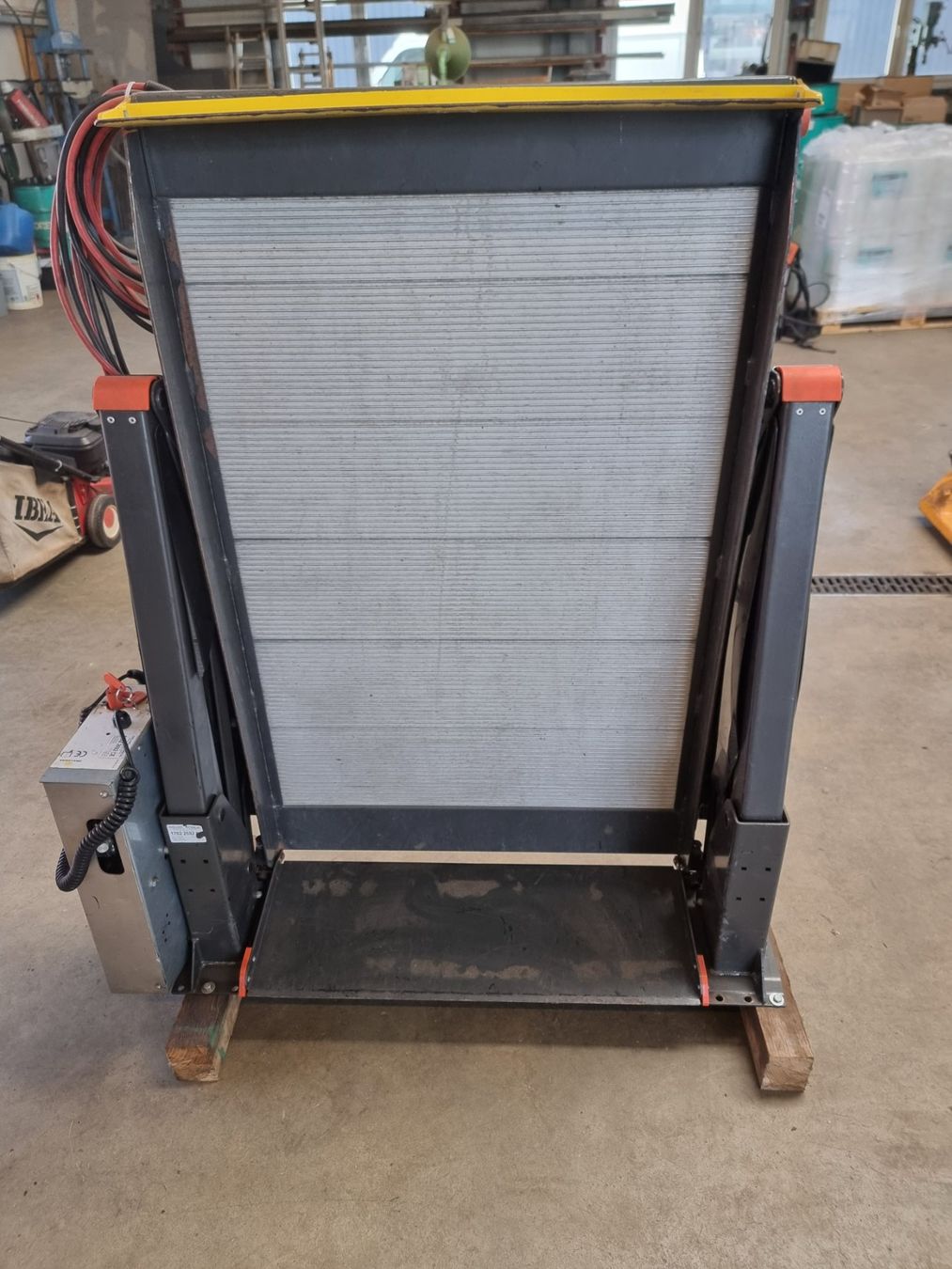 Sollevapersone & Montascale: Rollstuhllift / Autolift – Usato da Gunzwil venduto da TeamT 1