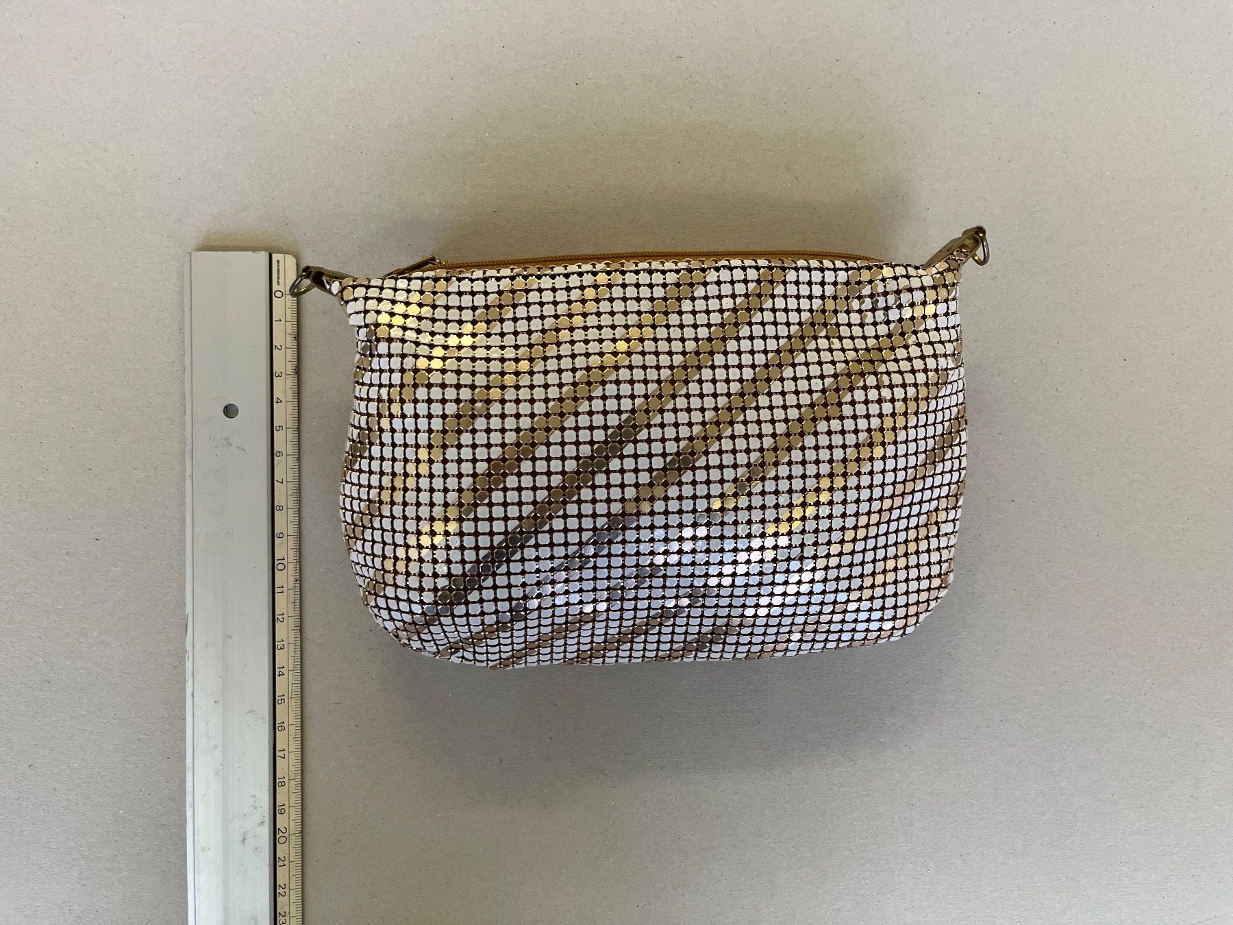 Borse da donna: Handtasche, Mäppchen, Clutch, weiss - gold – Usato da Netstal venduto da spaltflo01 4