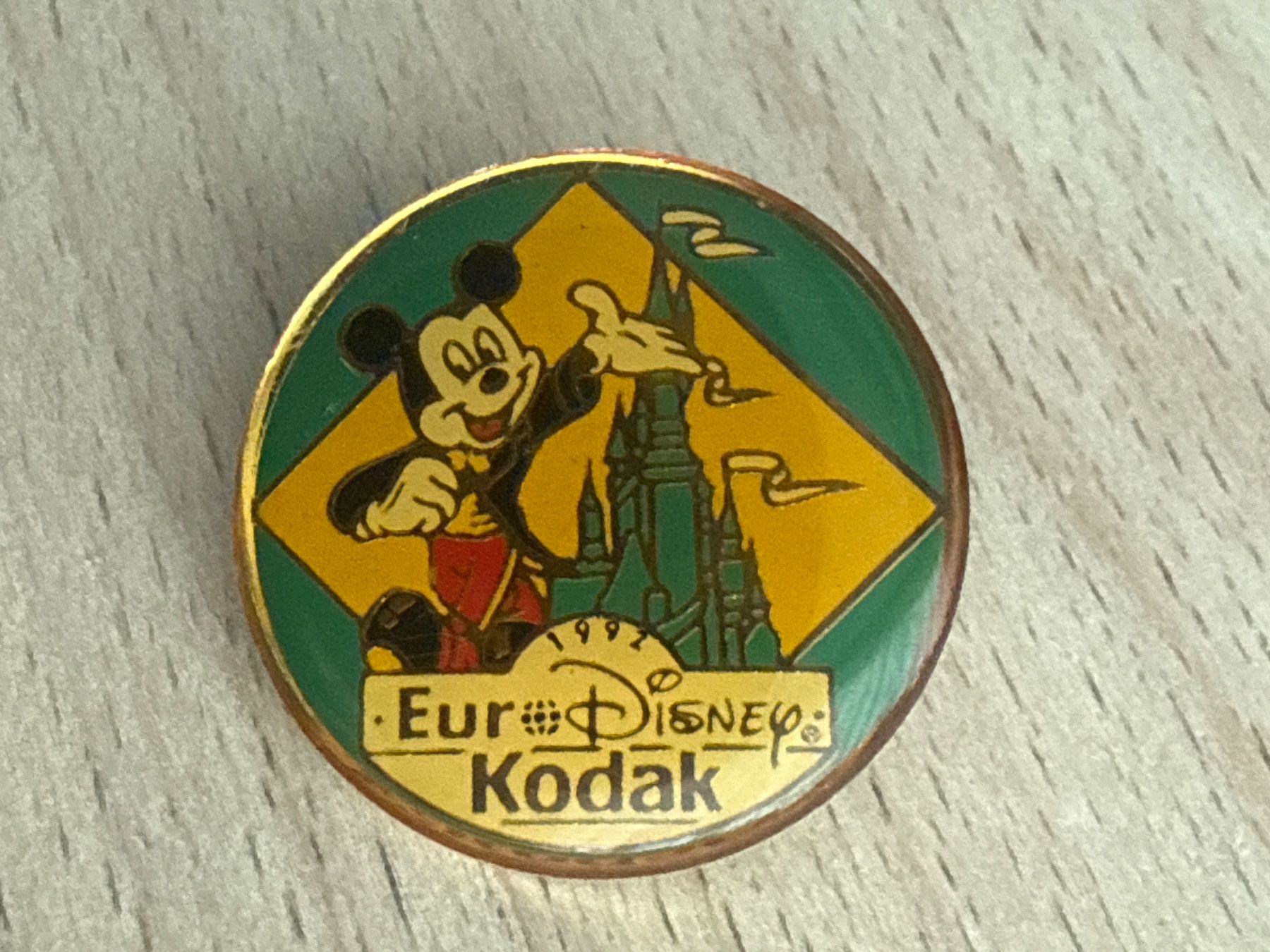 Disney Placchette & Badge: Pin Euro Disney Kodak – Usato da Glattbrugg venduto da Schweigmatt
