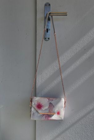 Ted Baker Damen Handtasche / Umhängetasche mit Blumenmust...