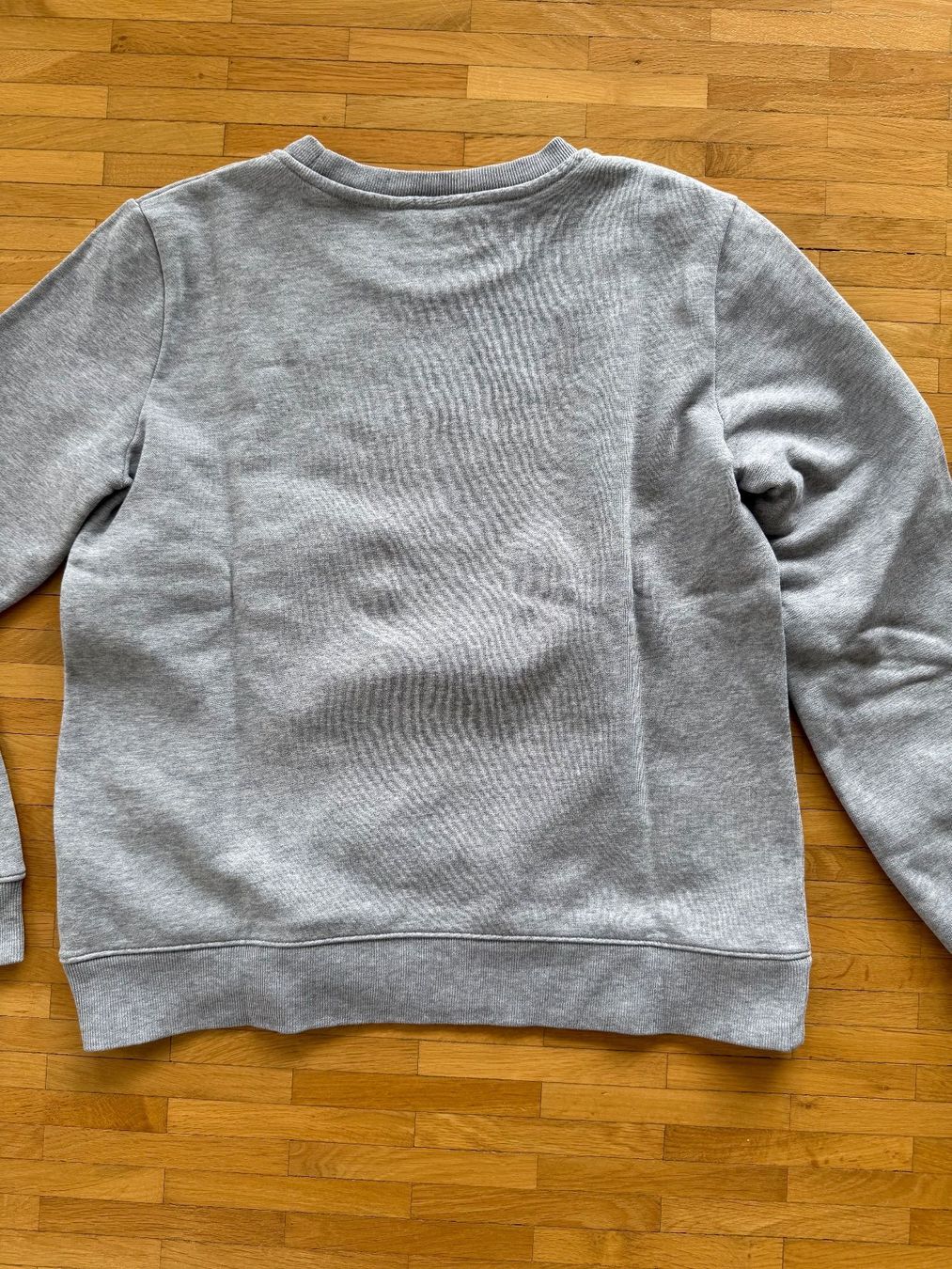Tommy Hilfiger Maglioni & Felpe: Grauer Tommy Hilfiger Pullover Gr. S – Usato da Wangen SZ venduto da harrell 3