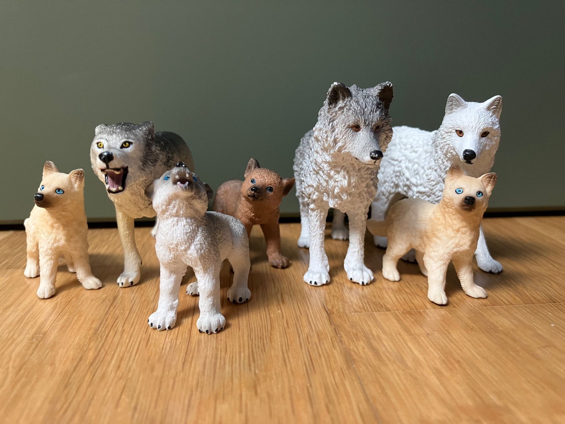 Schleich Spielzeuge: Schleich Tiere Wölfe – Gebraucht aus Liebefeld von Aarema