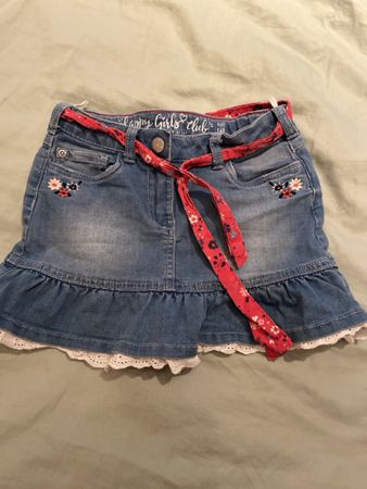 Mädchen Jeansrock Gr. 140 mit Gürtel - süss!