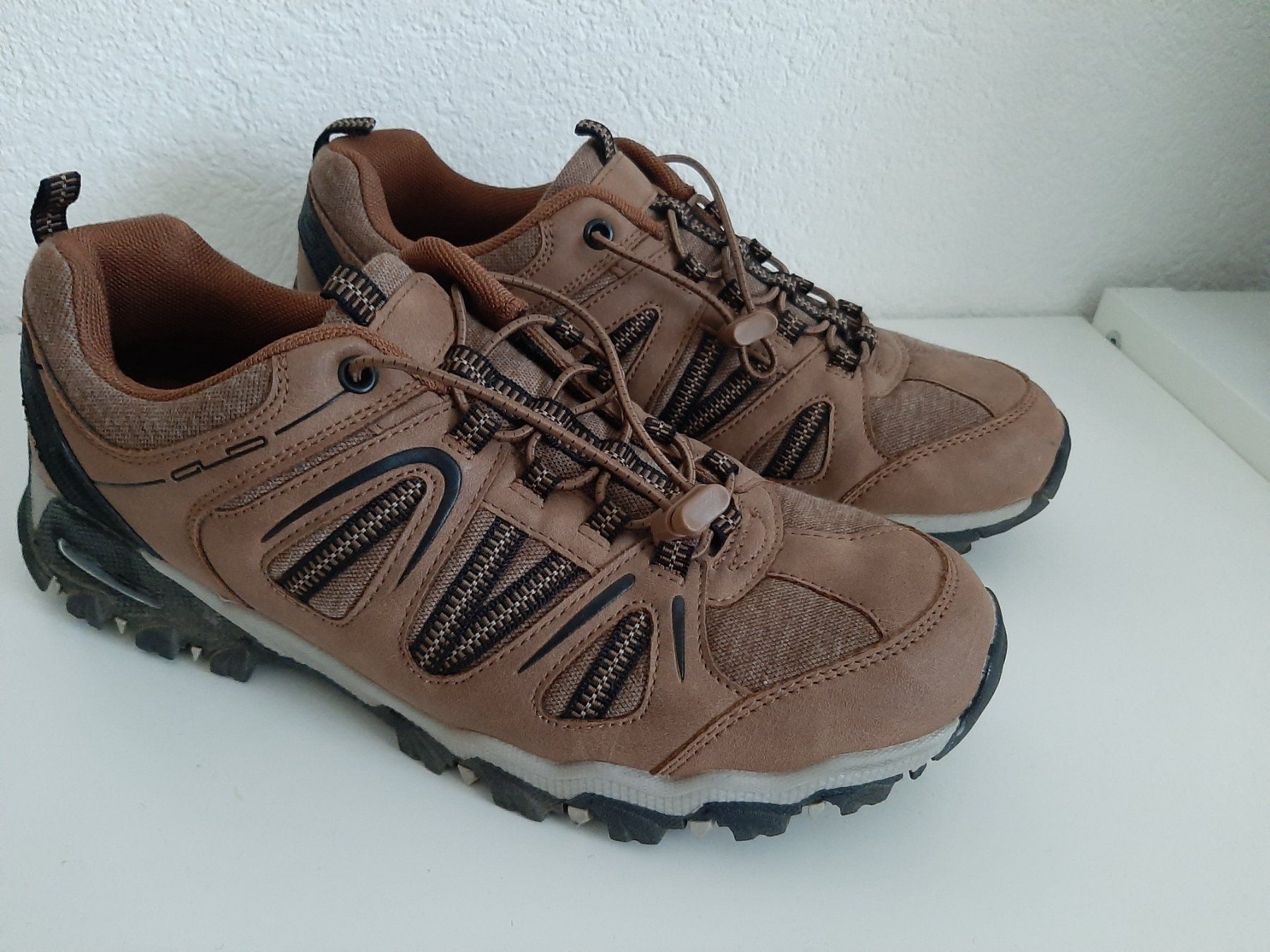 Graceland Herrenschuhe: Wanderschuhe Sneaker Graceland Gr. 40 – Gebraucht aus Konolfingen von Mcumulus