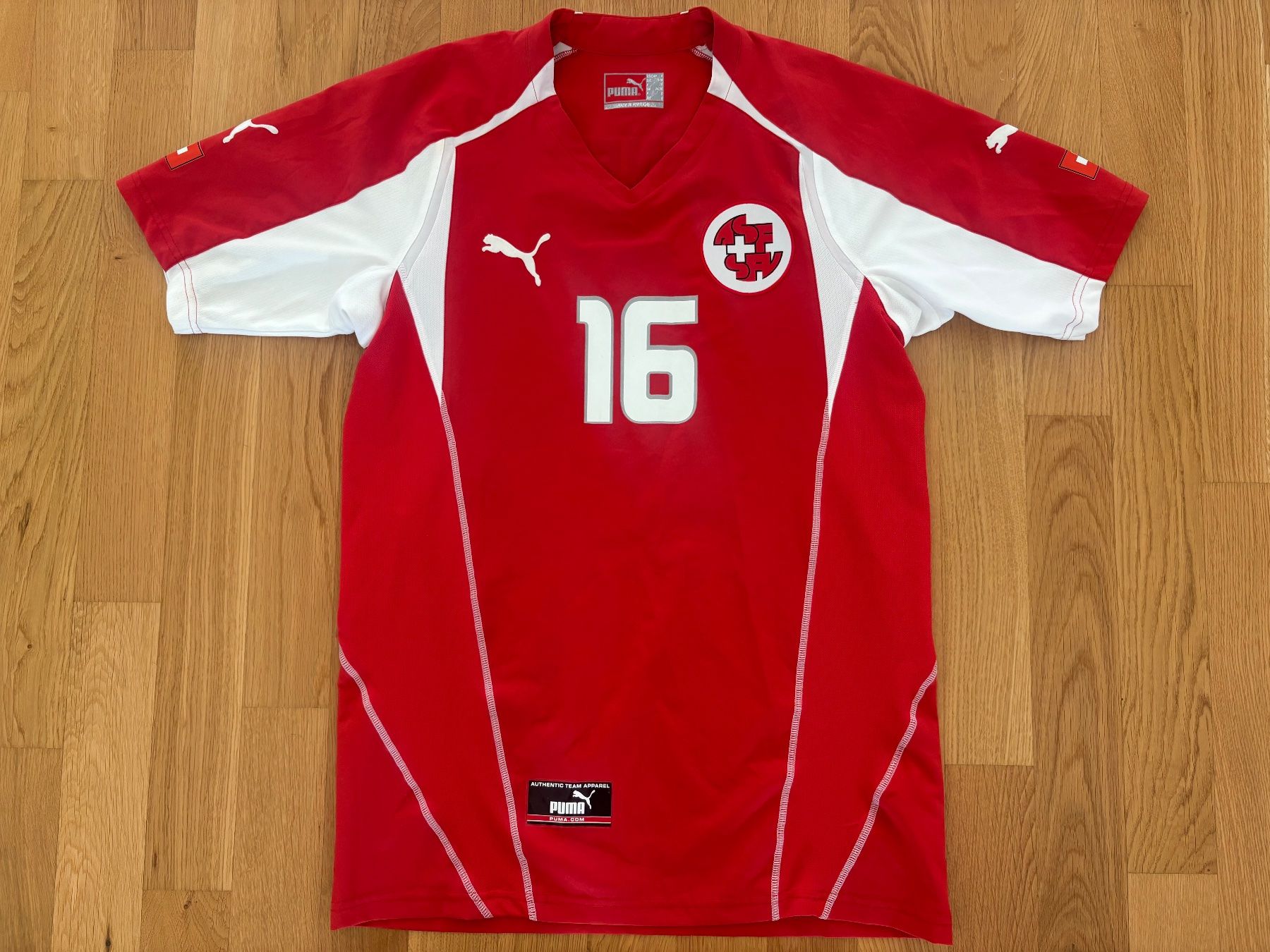 Schweizer Nati Canottiere & Pantaloni: ORIGINAL SCHWEIZ NATI #16 BARNETTA 2004/05 TRIKOT PUMA S – Nuovo (secondo la descrizione) da Zürich venduto da TRIKOTKAISER