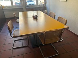 2 Tische und 7 Stühle (Lot 616) 8108 Dällikon