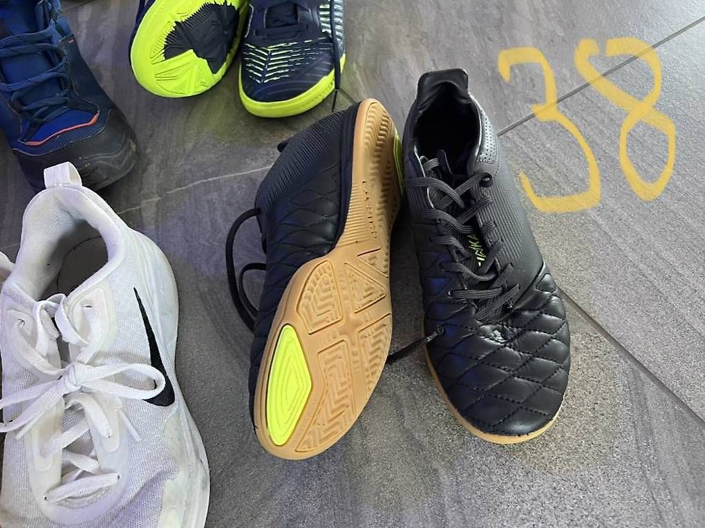 Scarpe per ragazzi: Chaussures et bottes – Usato da Apples venduto da vmax66 4