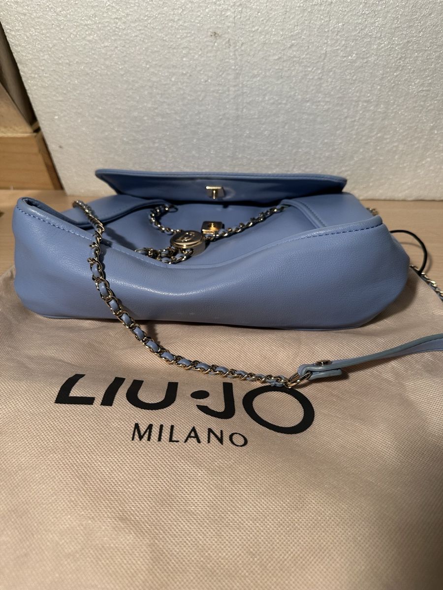 Borse da donna: Sac à main Liu Jo bleu clair avec chaîne dorée – Usato da Lausanne venduto da artnouveau04 7