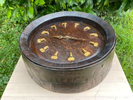 schöne alte Vintage Bierfass Wanduhr aus Eichenholz