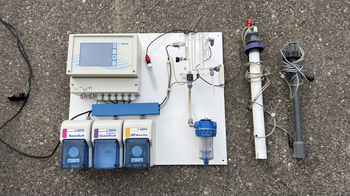 Piscine: Bayrol Poolmanager 4 Dosieranlage PH Minus Pool – Usato da Bannwil venduto da laschebli01