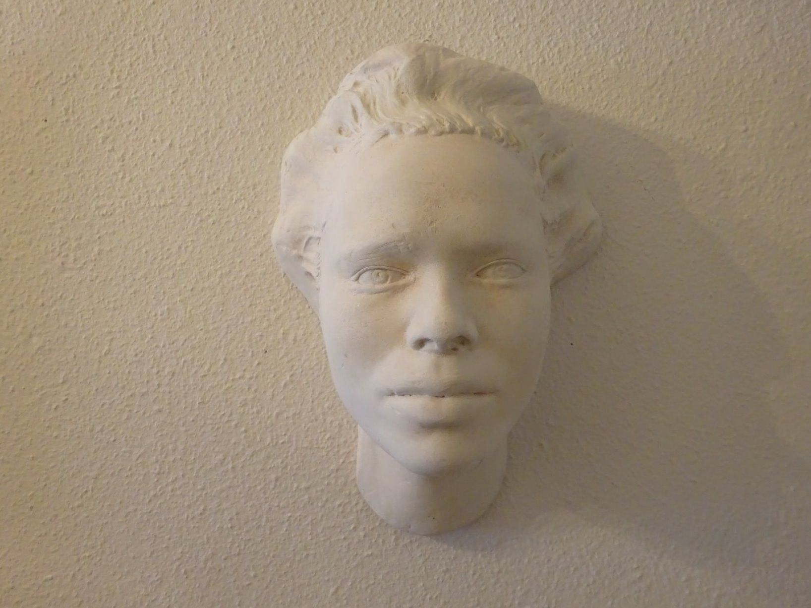 Skulpturen & Statuen: Gips Portrait Skulptur / Monogramm: A.J. 1943 – Gebraucht aus Esslingen von eintagammeer
