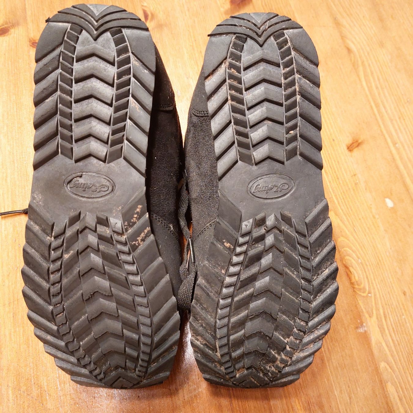 Scarpe da uomo: TeddySneaker Schwarz Unisex – Usato da Samstagern venduto da Bladetigi 3