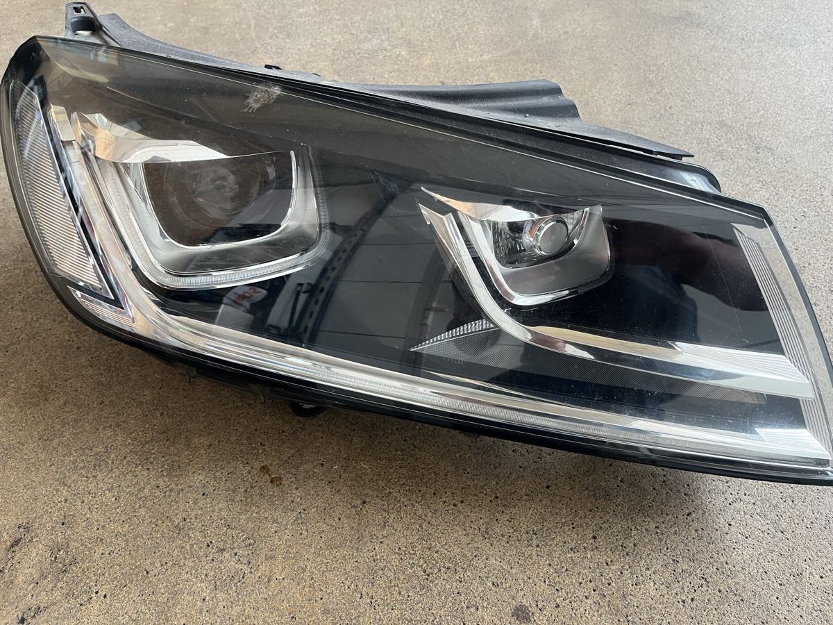 VW Fari: VW Scheinwerfer rechts 7P1941752B gebraucht – Usato da Ballwil venduto da Bueri23