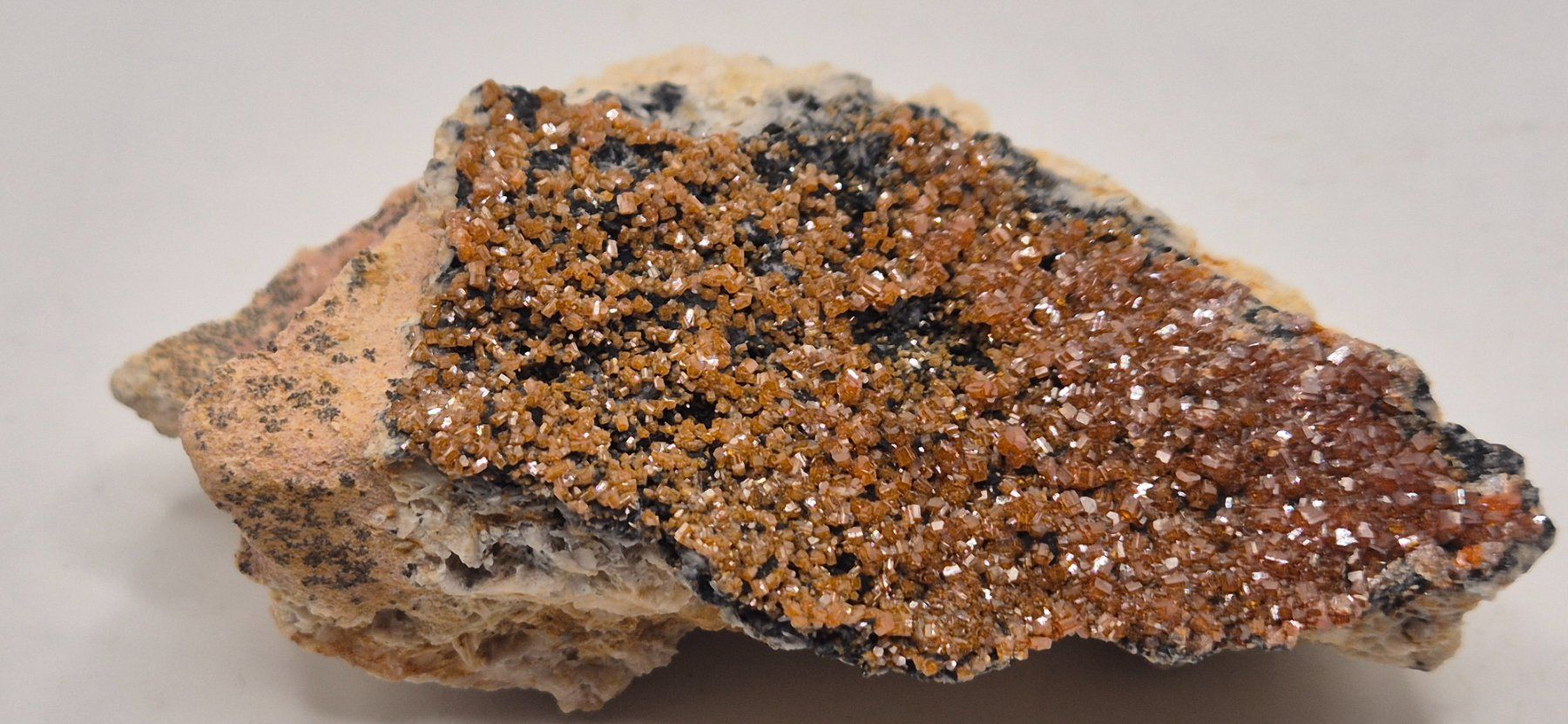 Minerali & Pietre curative: Vanadinit  Neufund Marokko (100) – Nuovo e nell'imballaggio originale da Winterthur venduto da LukasMineralienOase