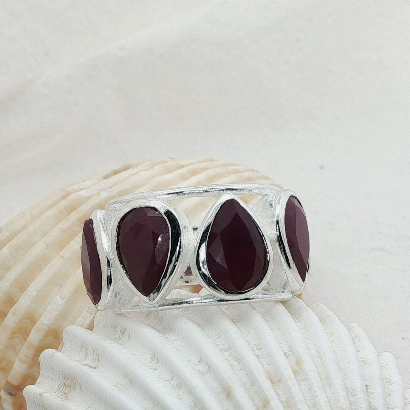 Olga Ribler Anelli: Unikate Silber Ring 925 Grösse 56 mit Rubinen – Nuovo (secondo la descrizione) da Luzern venduto da Schmuckoutlet 1