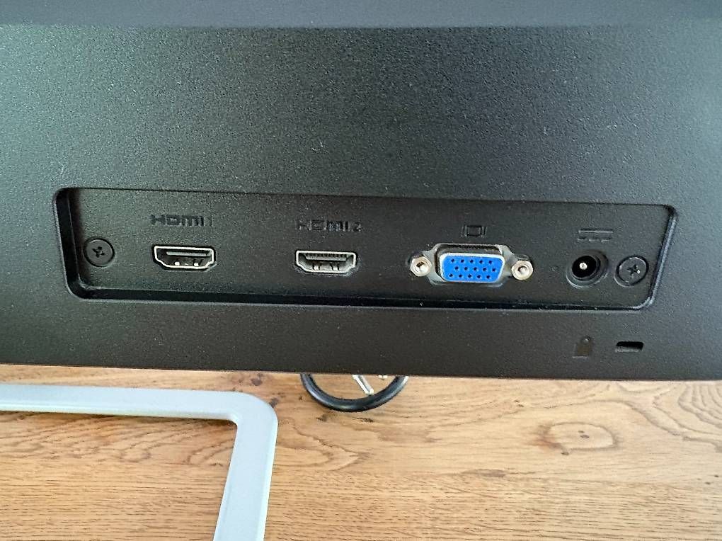 Monitor: HP 27es Monitor – Usato da Fällanden venduto da Carioca30 3