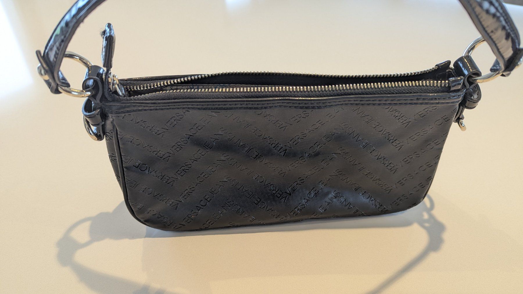 Versace Taschen für Damen: Versace Jeans Handtasche schwarz – Gebraucht aus Schwyz von rol_5hgw 1