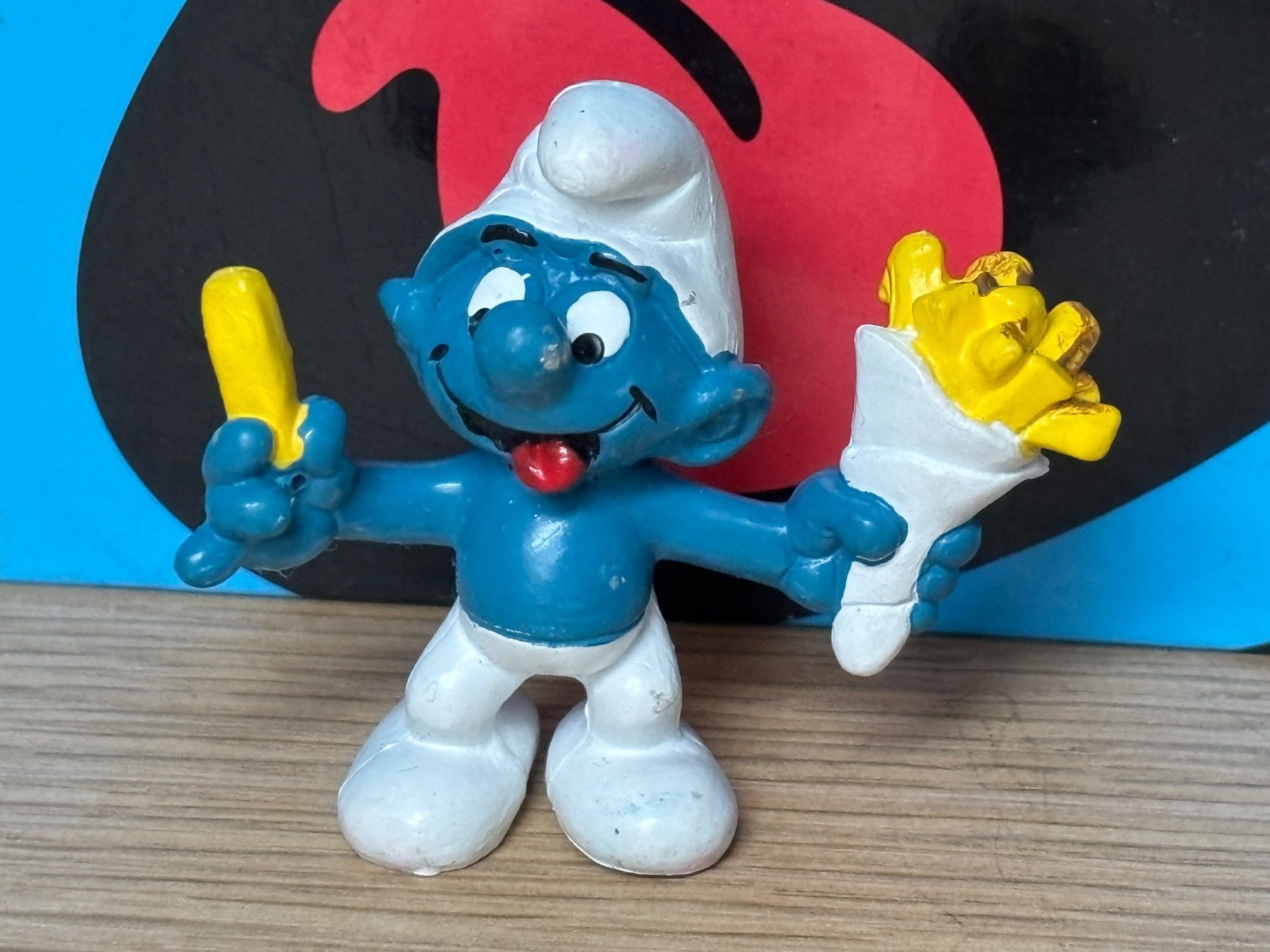 Schleich Figuren: Schlumpf mit Pommes-Frites – Gebraucht aus Lyss von Duckszone