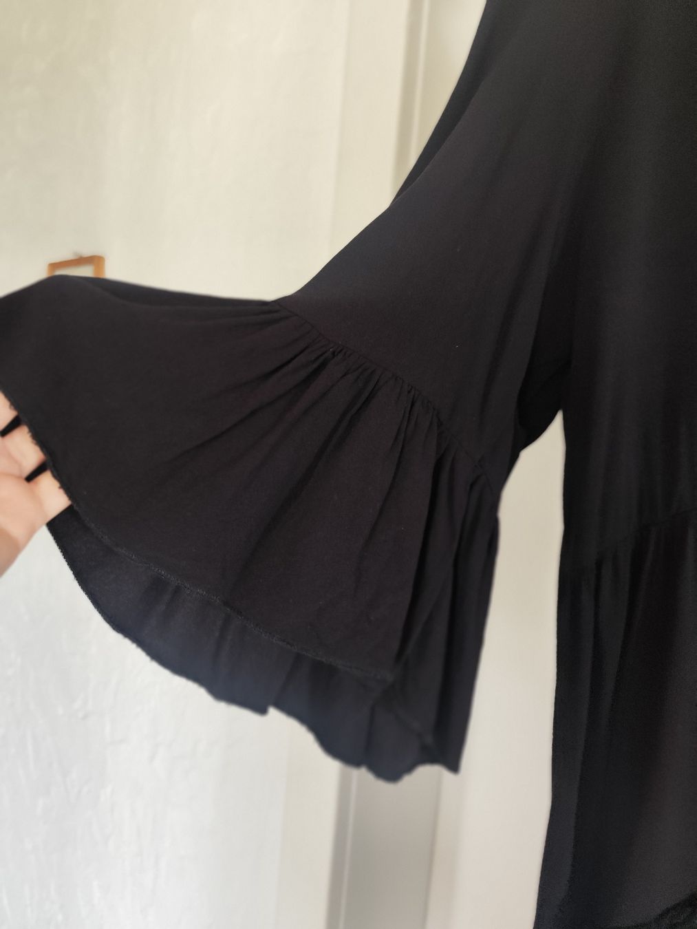 Kleider: Kleid schwarz Grösse Mmit Glockenärmel – Gebraucht aus Zürich von Claudia_Zueri 1