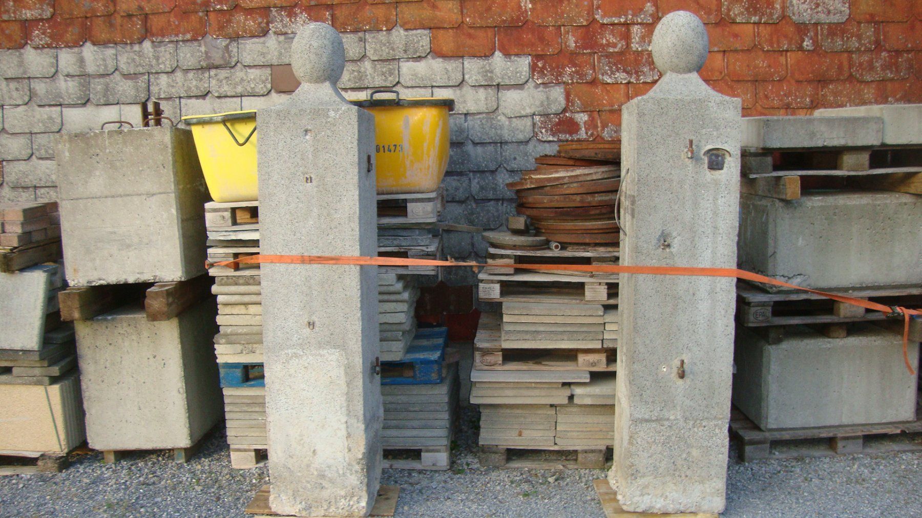 Sculture & Statue: Torsäulen aus Beton – Usato da Niederurnen venduto da hirzlisturm 4