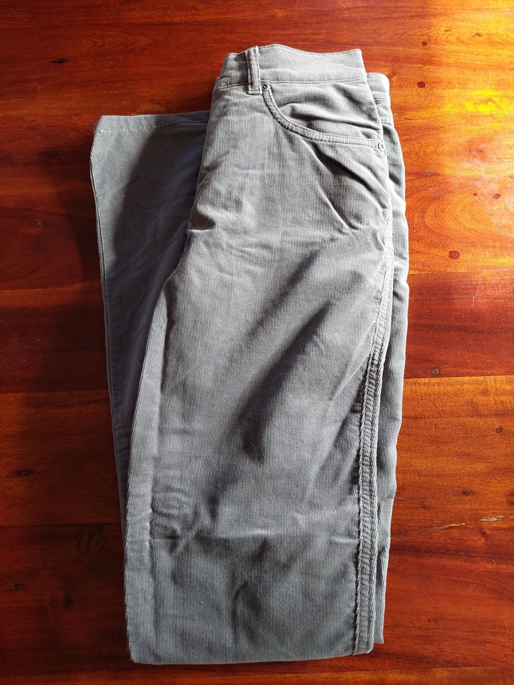 Hosen: Enna Feincordhose Kiesel Grösse 36 – Neu (gemäss Beschreibung) aus Beckenried von Havacola 2