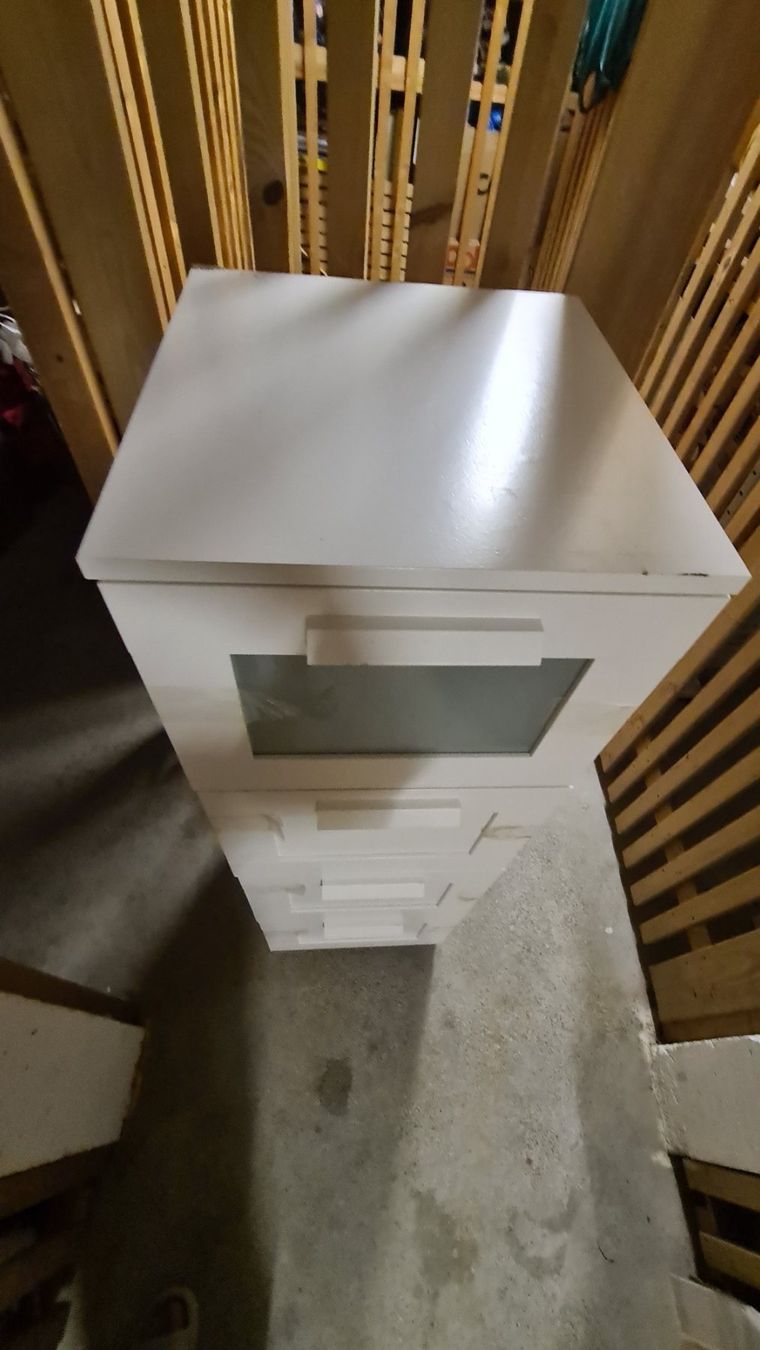 Ikea Cassettiere: Ikea Badezimmermöbeli – Usato da Uster venduto da TOPPRICEE 1