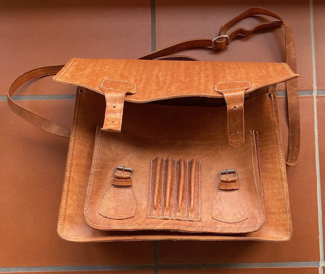 Valigie & Borse: Ledertasche – Usato da Orselina venduto da Vrenegonde 4