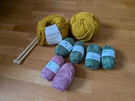 Wolle XXL und Normal zum Stricken oder Häckeln + Nadeln