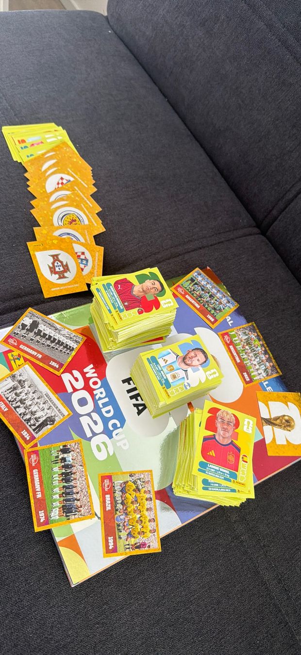 Panini Carte collezionabili: Panini 2026 Sticker Doppelte – Nuovo (secondo la descrizione) da Liestal venduto da arl_6tv7 1
